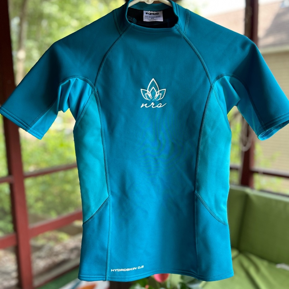 NRS Hydroskin 0.5mm Short Sleeved Shirt, Size XS. Wet Suit Top